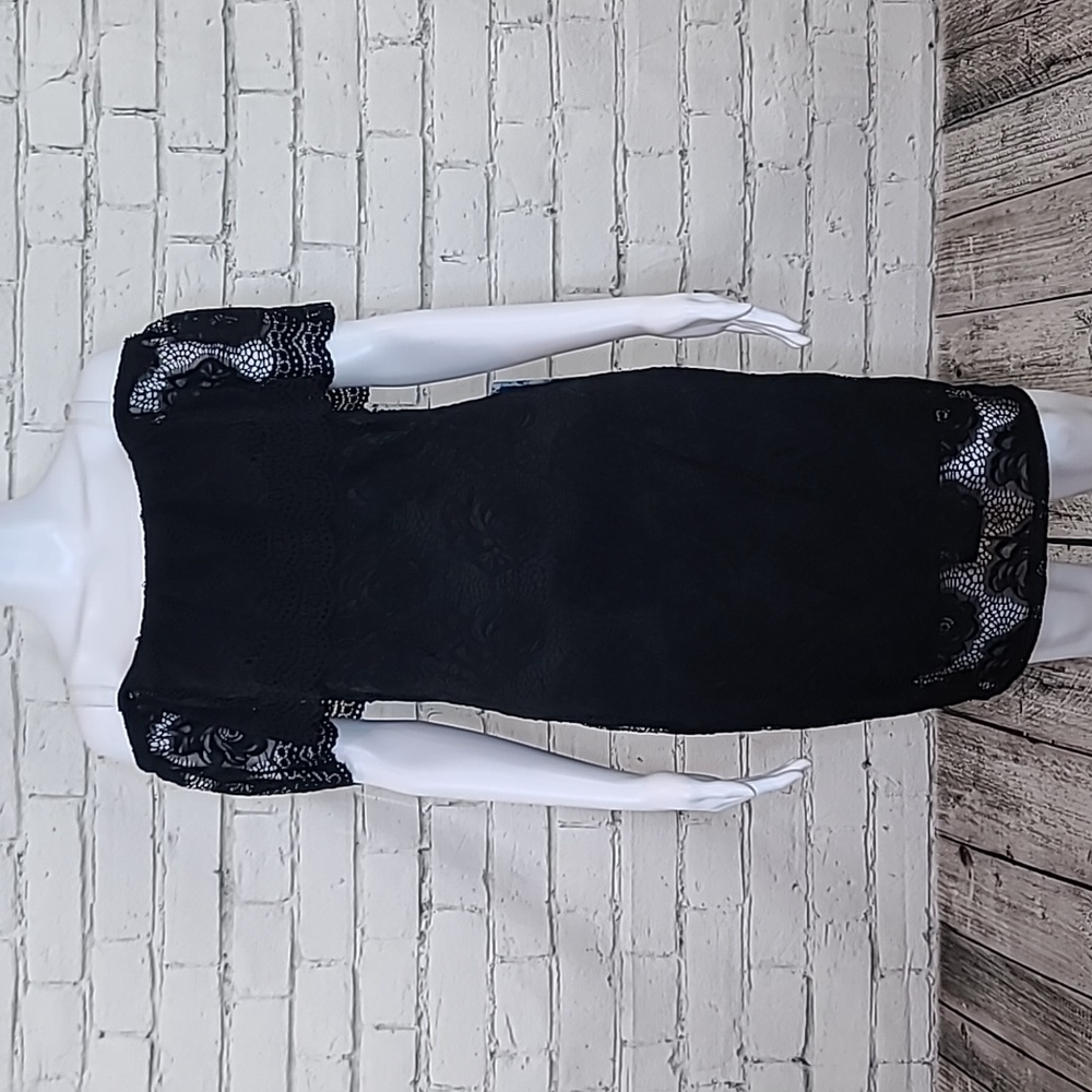 Mesmer Fitted Off Shoulder Scalloped Floral Lace Bodycon Mini Dress Black - NWT